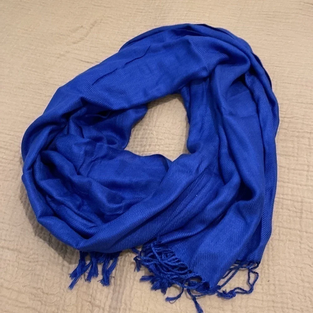 Pashmina Blue scarf 28”70” . New. No tags.